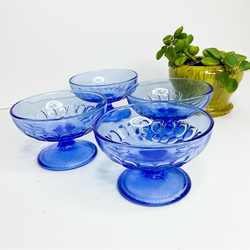 Set of 4 Vintage Blue Glass Dessert Bowls - Picture 2 of 7